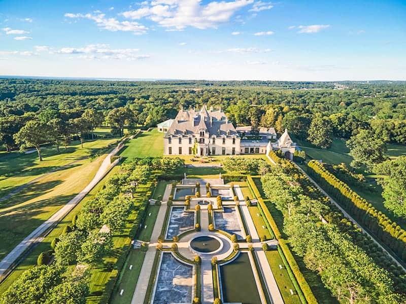 Charming Historic Estates with Timeless Elegance